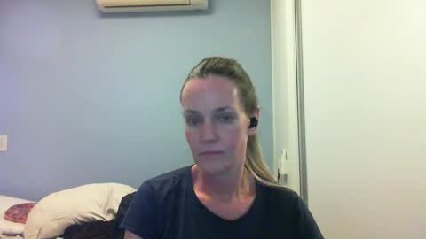 Anny online show from 10-06-25, 11:02