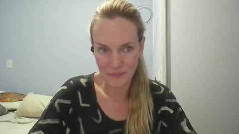 Anny online show from 04-06-26, 12:08