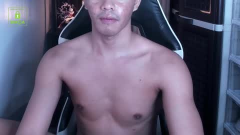 Snapshot of crazyasiancum chatting on 02-11-25, 03:08 Zion online show from 02-11-25, 03:08