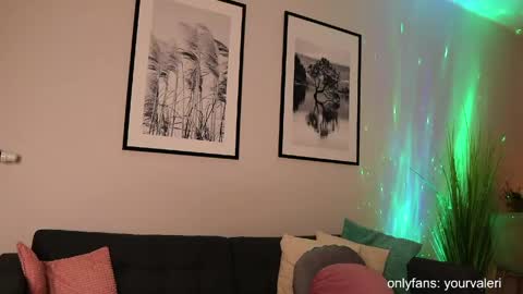 Valeri  Val    online show from 04-30-26, 08:57