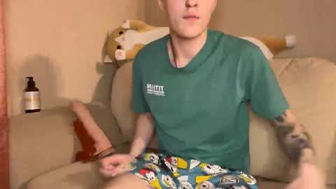 Snapshot of crazybottom99 chatting on 01-05-25, 05:51 Alex online show from 01-05-25, 05:51