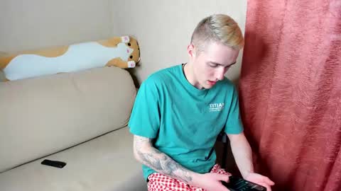 Snapshot of crazybottom99 chatting on 03-02-25, 04:10 Alex online show from 03-02-25, 04:10