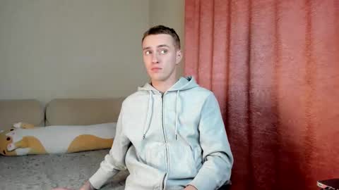 Snapshot of crazybottom99 chatting on 11-06-25, 06:09 Alex online show from 11-06-25, 06:09