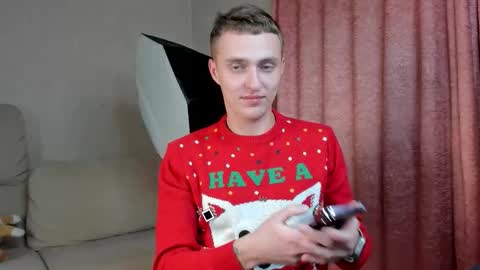 Snapshot of crazybottom99 chatting on 01-09-26, 06:42 Alex online show from 01-09-26, 06:42