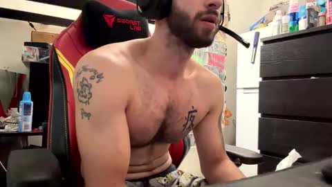 crazydill28 online show from 10-31-25, 04:52