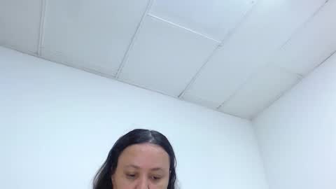 diosalinda online show from 11-30-25, 05:11