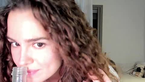 Patricia Lpez online show from 10-31-25, 08:21