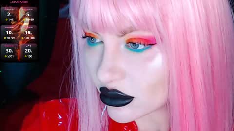Snapshot of crazypinkyball chatting on 12-06-24, 02:28 Roxy online show from 12-06-24, 02:28