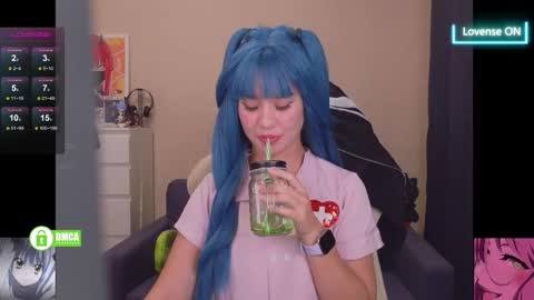 Snapshot of creammeow chatting on 09-25-25, 04:16 Alina online show from 09-25-25, 04:16