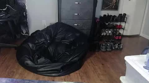 Snapshot of creamy_lust chatting on 02-02-25, 05:32 Sylvia online show from 02-02-25, 05:32