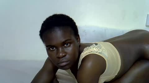 Snapshot of creamy_petite11 chatting on 06-17-26, 10:06 creamy_petite11 online show from 06-17-26, 10:06
