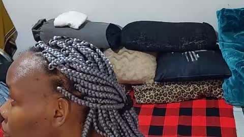 Snapshot of creamyhub chatting on 10-18-25, 08:48 creamyhub online show from 10-18-25, 08:48