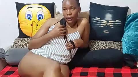 Snapshot of creamyhub chatting on 12-18-25, 07:36 creamyhub online show from 12-18-25, 07:36