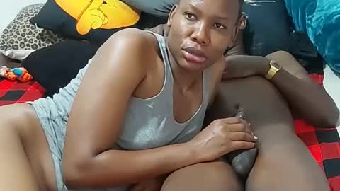 Snapshot of creamyhub chatting on 12-19-25, 09:38 creamyhub online show from 12-19-25, 09:38