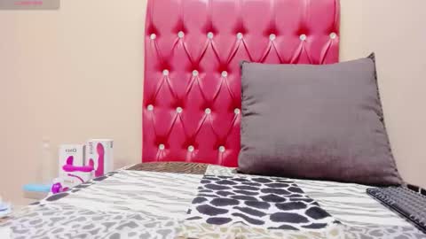 Snapshot of creamyindian4u chatting on 05-14-26, 05:36 creamyindian4u online show from 05-14-26, 05:36