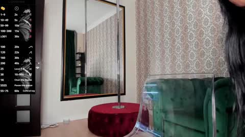 Sophie online show from 01-08-25, 07:24