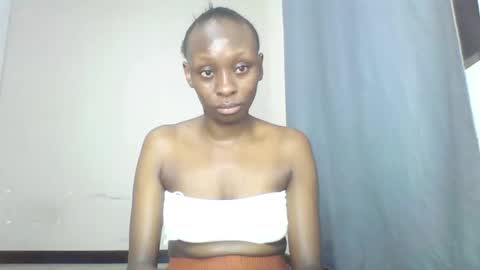 Snapshot of creamypitches chatting on 11-02-25, 06:10 creamy pussy online show from 11-02-25, 06:10