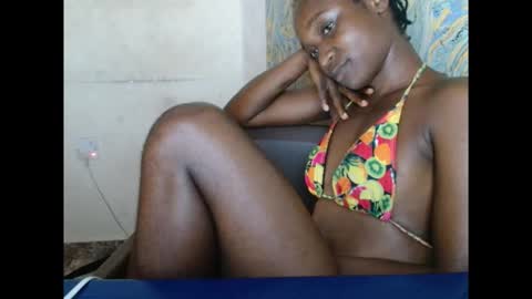 Snapshot of creamyxsugar chatting on 09-27-25, 06:40 creamyxsugar online show from 09-27-25, 06:40