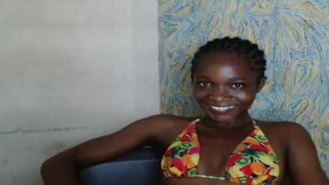 Snapshot of creamyxsugar chatting on 09-28-25, 12:21 creamyxsugar online show from 09-28-25, 12:21