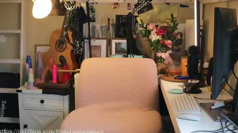 Creature Marie online show from 04-21-26, 02:56