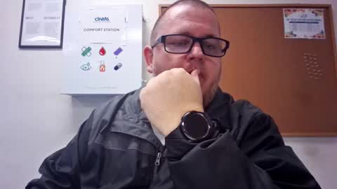 The hopeless romantic online show from 12-21-25, 04:41