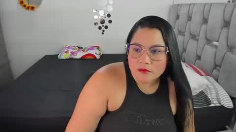 criistal_0 online show from 06-17-26, 06:42
