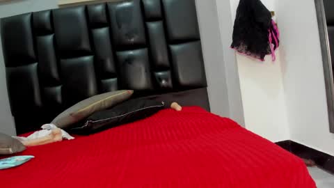 criistal_castro online show from 06-06-26, 02:33