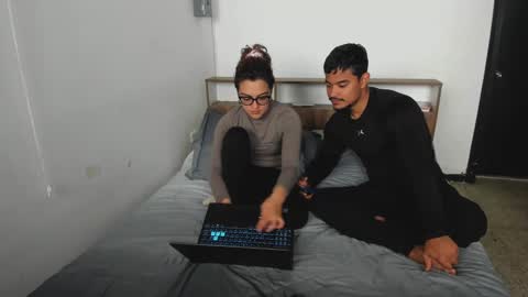 Snapshot of crimson_heart chatting on 01-18-25, 07:15 Crimson heart online show from 01-18-25, 07:15