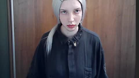 Snapshot of crimson_lady6 chatting on 05-20-26, 06:14 crimson_lady6 online show from 05-20-26, 06:14