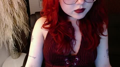 Snapshot of crimson_tati chatting on 12-24-24, 05:05 Tatiana online show from 12-24-24, 05:05