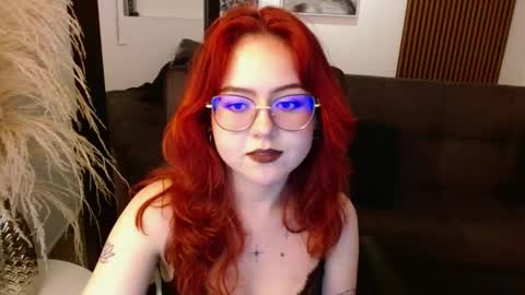 Snapshot of crimson_tati chatting on 01-10-25, 10:28 Tatiana online show from 01-10-25, 10:28