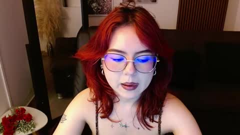 Snapshot of crimson_tati chatting on 02-28-25, 03:15 Tatiana online show from 02-28-25, 03:15