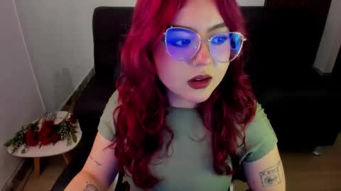 Snapshot of crimson_tati chatting on 09-13-25, 06:35 Tatiana online show from 09-13-25, 06:35