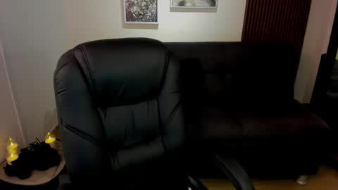 Snapshot of crimson_tati chatting on 09-26-25, 05:00 Tatiana online show from 09-26-25, 05:00