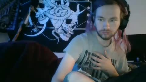 Snapshot of crimsondae chatting on 12-19-24, 03:07 Spookie Dae online show from 12-19-24, 03:07