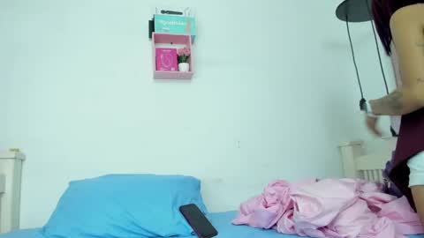 cris_dulce online show from 04-22-26, 08:10