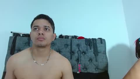 Snapshot of crisandmery chatting on 03-10-25, 03:12 CRISANDMERY online show from 03-10-25, 03:12