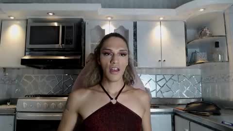 Snapshot of crisozzz chatting on 03-10-26, 06:35 Cristina Onazis online show from 03-10-26, 06:35