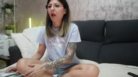 crissy_love online show from 02-09-25, 10:43