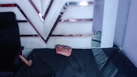 Cristal online show from 09-17-25, 04:03