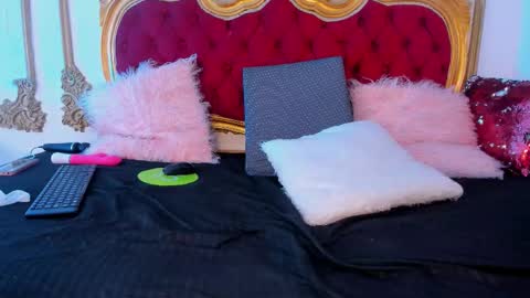 Snapshot of cristal_bons chatting on 03-03-26, 09:10 Cristal online show from 03-03-26, 09:10