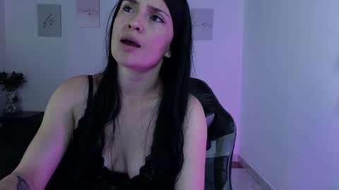  Alejandra from Wednesday to Saturday from 1000 pm to 400 am Colombian hour online show from 06-19-26, 03:11