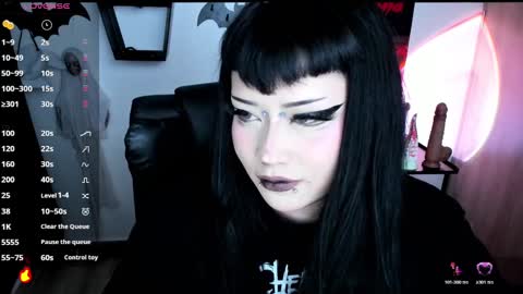 Snapshot of cristal_kosh chatting on 11-22-25, 11:15 Cris online show from 11-22-25, 11:15