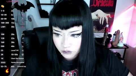 Snapshot of cristal_kosh chatting on 02-25-26, 08:51 Cris online show from 02-25-26, 08:51