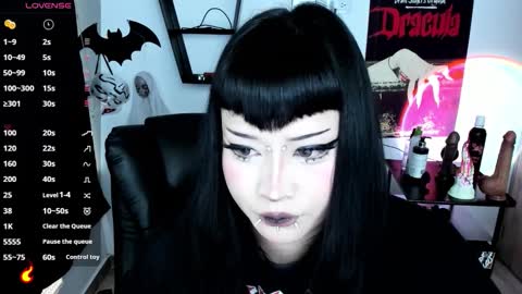 Snapshot of cristal_kosh chatting on 03-25-26, 08:59 Cris online show from 03-25-26, 08:59