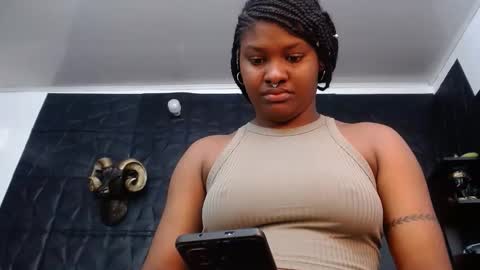Snapshot of cristal_smith06 chatting on 10-23-25, 12:04 Hanna online show from 10-23-25, 12:04