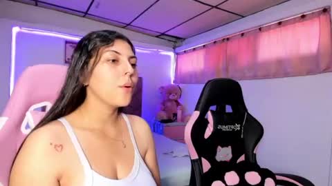 cristal_smith20 online show from 06-09-26, 02:50