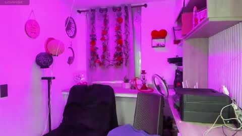 Cristal Ayala online show from 07-09-26, 12:15