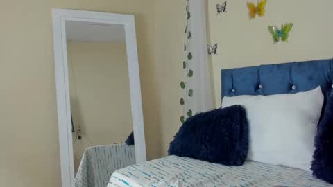 cristal walker online show from 02-23-25, 01:42