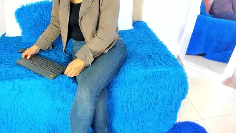 cristal walker online show from 10-30-25, 12:17